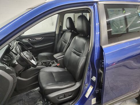 Used 2020 Nissan Rogue SV AWD/4WD image 12