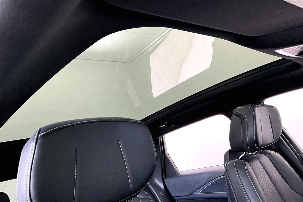 Used 2025 Cadillac Lyriq Sport RWD image 21