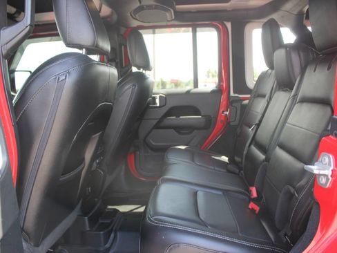 Used 2021 Jeep Wrangler Unlimited Sahara w/ LED Lighting Group AWD/4WD image 23