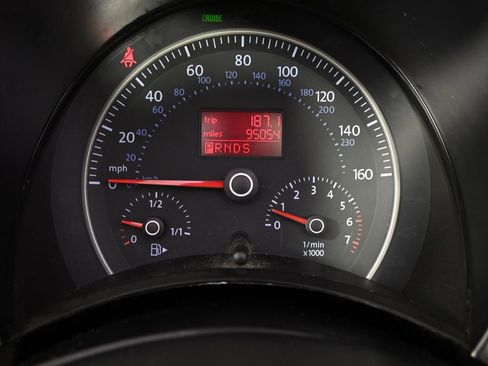 Used 2010 Volkswagen Beetle Convertible FWD image 27