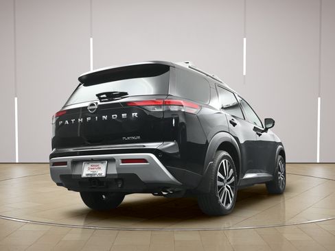 Certified 2025 Nissan Pathfinder Platinum w/ Cargo Package FWD image 29