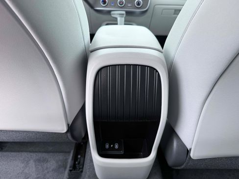 Used 2025 Hyundai Kona SE FWD image 15
