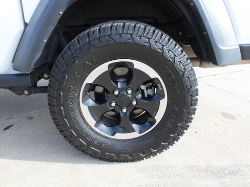 Used 2023 Jeep Gladiator Sport image 42