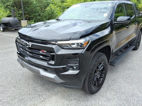 Certified 2025 Chevrolet Colorado Z71 w/ Midnight Edition AWD/4WD image 9