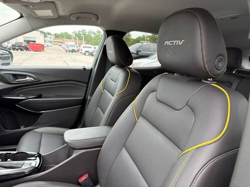 Used 2025 Chevrolet Trax ACTIV FWD image 14