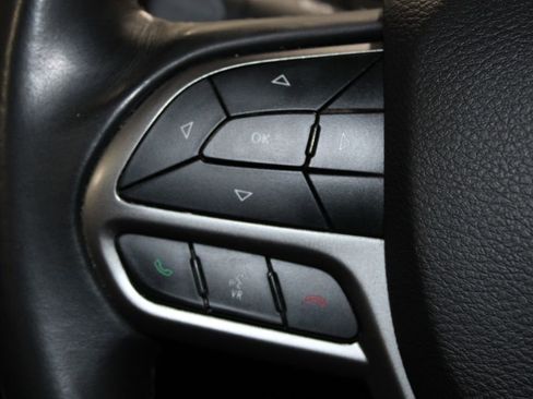 Used 2019 Jeep Cherokee Latitude Plus w/ Comfort/Convenience Group image 22