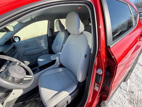 Used 2025 Hyundai Kona SEL image 36