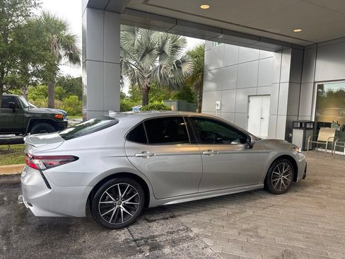 Certified 2023 Toyota Camry SE FWD image 3