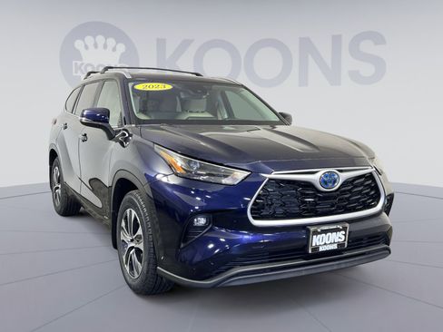 Used 2023 Toyota Highlander XLE image 10