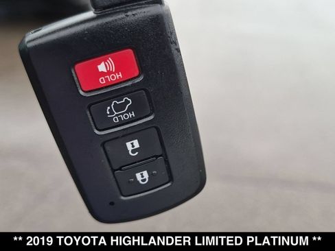 Used 2019 Toyota Highlander Limited Platinum AWD/4WD image 28