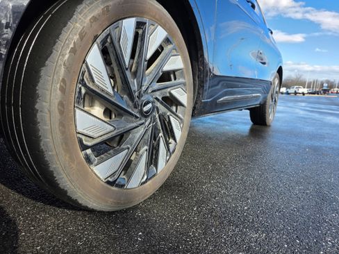 Used 2024 Lincoln Nautilus Reserve w/ Equipment Group 202A image 20