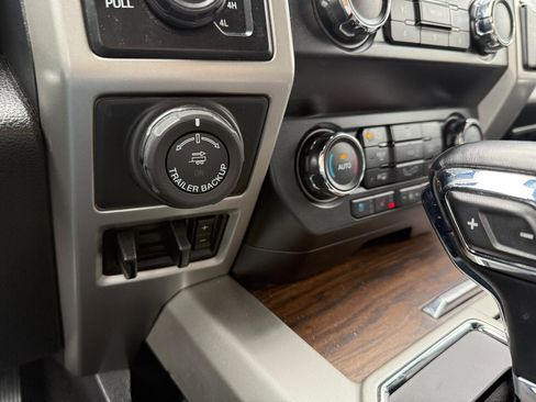 Used 2019 Ford F150 Lariat AWD/4WD image 18