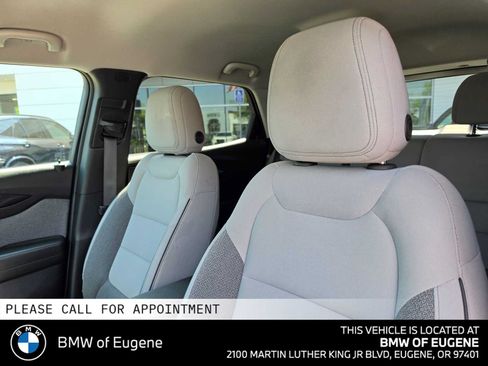 Used 2025 Chevrolet TrailBlazer LT AWD/4WD image 25