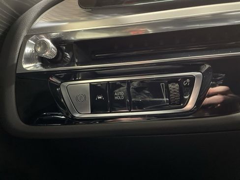 Used 2024 Cadillac Lyriq Luxury image 23