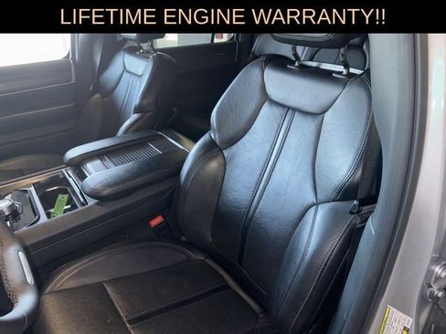 Certified 2024 Jeep Wagoneer L Series II w/ Flexible Seating Group AWD/4WD image 17