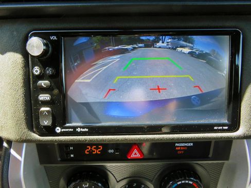 Used 2017 Toyota 86 image 28