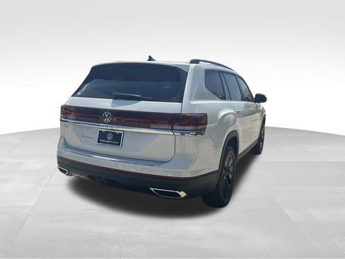 New 2026 Volkswagen Atlas SE FWD image 5