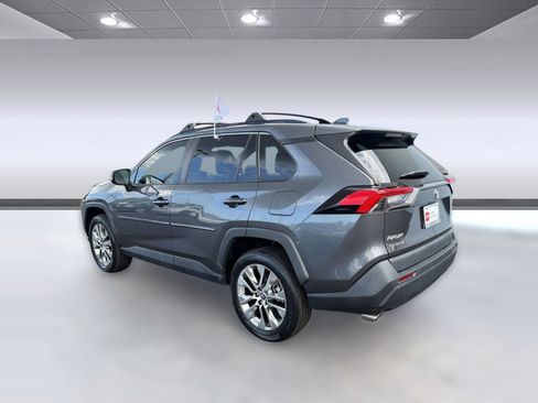 Used 2021 Toyota RAV4 XLE Premium AWD/4WD image 3