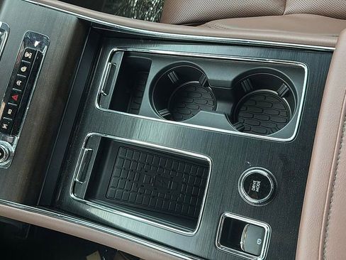 Used 2025 Lincoln Aviator Reserve w/ Equipment Group 201A image 18