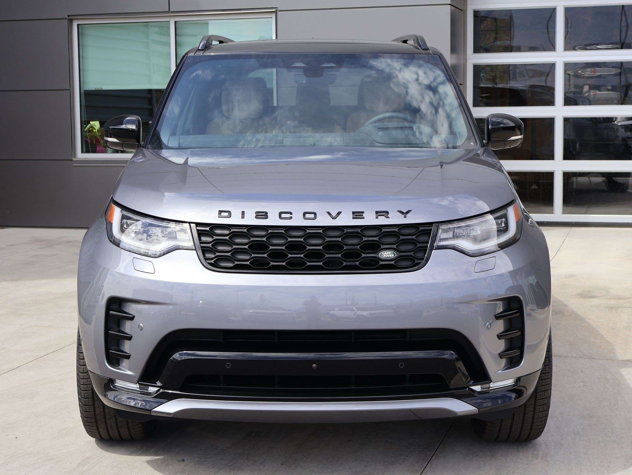 New 2026 Land Rover Discovery Dynamic SE AWD/4WD image 2