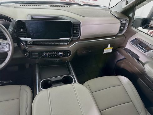 Used 2024 GMC Sierra 2500 SLT w/ SLT Premium Package image 27