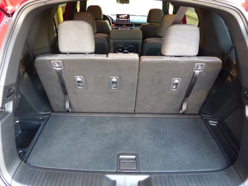 Used 2024 Honda Pilot Sport image 37