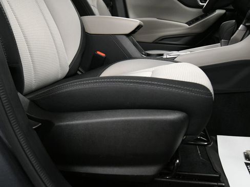 Used 2022 Subaru Forester Base image 25