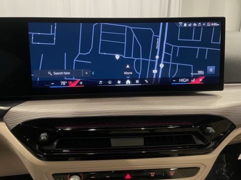 Used 2025 BMW 430i xDrive Coupe w/ Premium Package image 22