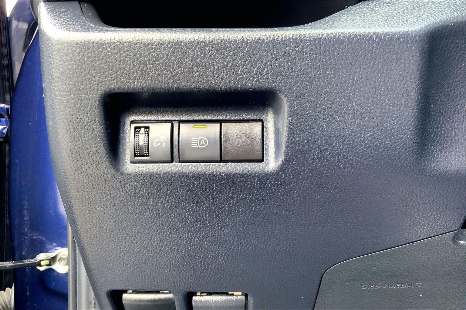 Used 2023 Toyota RAV4 XLE FWD image 33