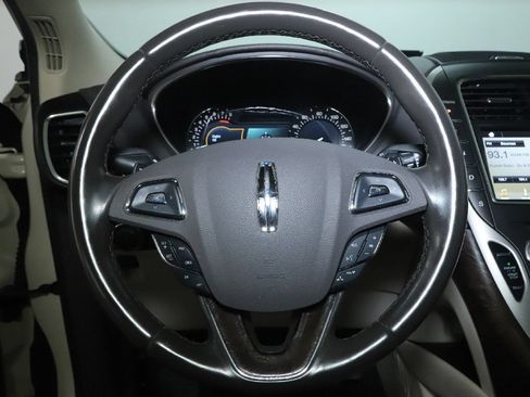 Used 2016 Lincoln MKX Reserve w/ Climate Package AWD/4WD image 22