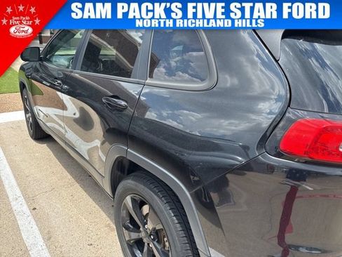 Used 2016 Jeep Cherokee High Altitude AWD/4WD image 4