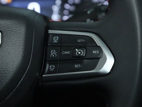 Used 2025 Jeep Compass Trailhawk image 23