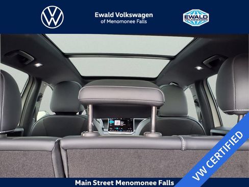 Certified 2025 Volkswagen Tiguan SE R-Line AWD/4WD image 10