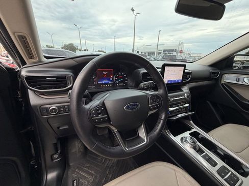 Used 2020 Ford Explorer Limited w/ Class III Trailer Tow Package RWD image 18