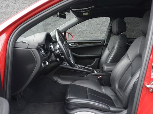 Used 2020 Porsche Macan AWD/4WD image 15