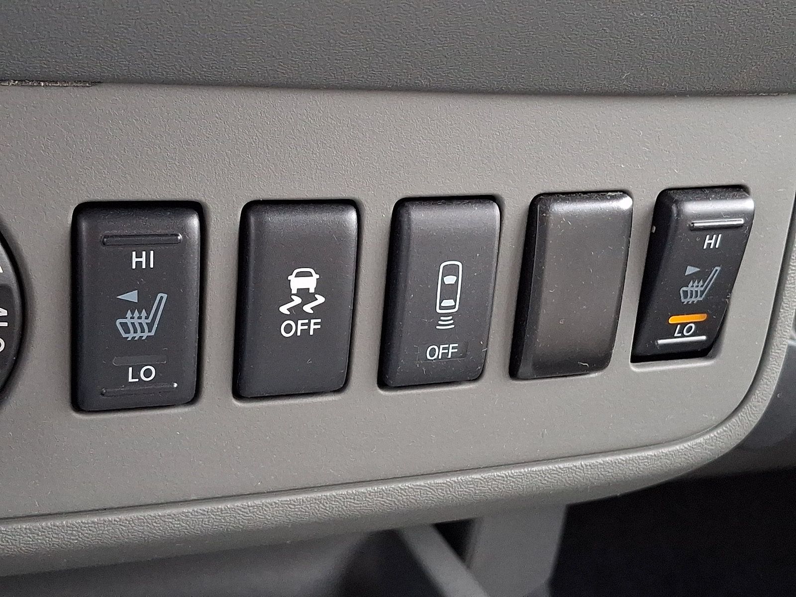 Certified 2021 Nissan Frontier SV w/ Midnight Edition Floor Mats AWD/4WD image 24