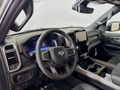 New 2026 RAM 1500 4x4 Crew Cab image 9