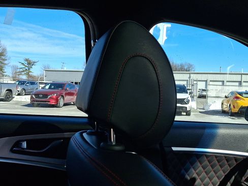 Used 2021 Genesis G70 3.3T image 13