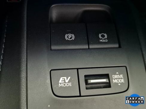 Used 2024 Toyota Venza Limited image 25