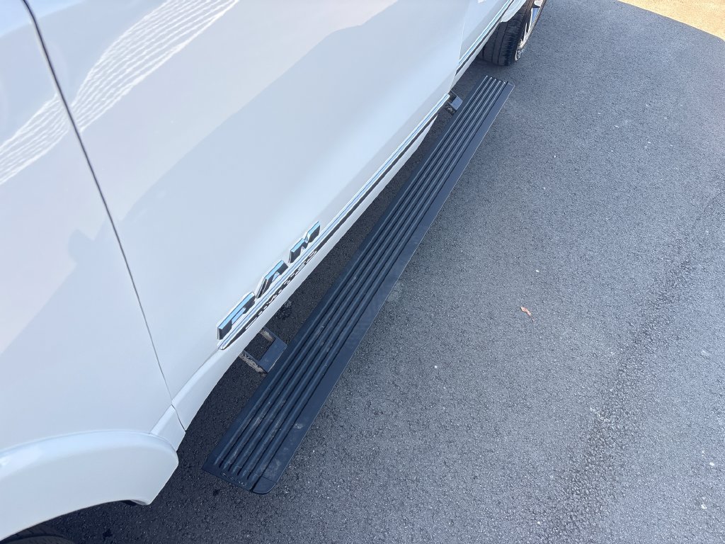 Used 2025 RAM 1500 Limited w/ Body Color Bumper Group AWD/4WD image 14