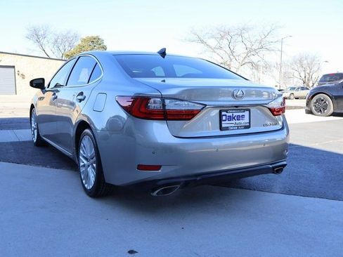Used 2017 Lexus ES 350 w/ Ultra Luxury Package image 5