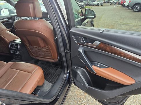 Used 2019 Audi Q5 Prestige w/ Prestige Package image 14