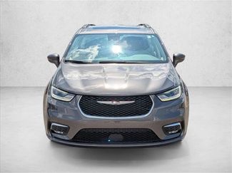 Used 2022 Chrysler Pacifica Touring-L FWD video 2