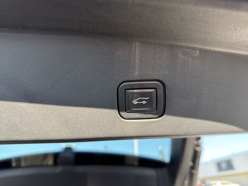 Used 2024 Cadillac Lyriq Tech image 32