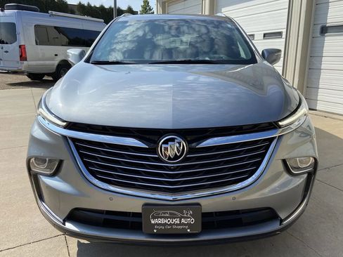 Used 2024 Buick Enclave Premium image 3