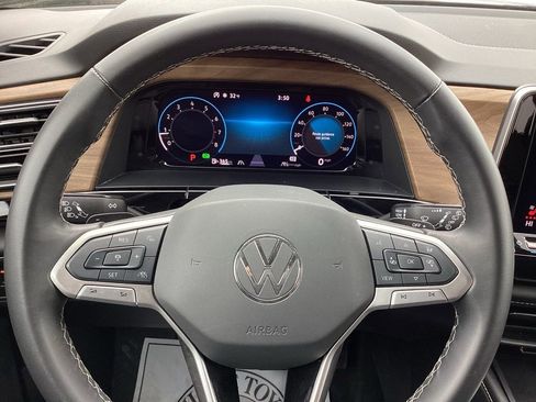 Used 2024 Volkswagen Atlas SE image 27