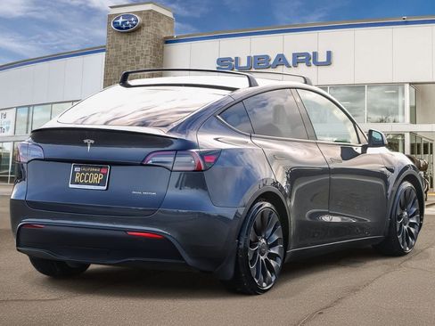 Used 2022 Tesla Model Y Performance image 4
