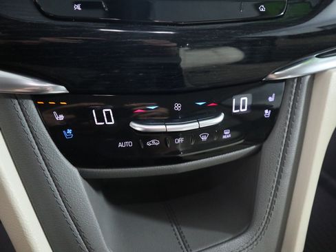 Used 2024 Cadillac XT6 Premium Luxury FWD image 34