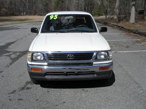 Used 1995 Toyota Tacoma 2WD Xtracab image 2