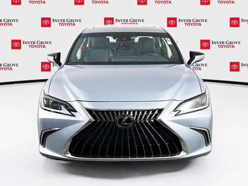Used 2023 Lexus ES 350 w/ Premium Package FWD image 2